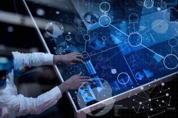 文科生轉(zhuǎn)戰(zhàn)計(jì)算機(jī)硬件開發(fā) 機(jī)遇、挑戰(zhàn)與建議